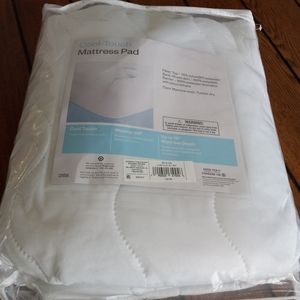 Cool- Touch  Mattress  Pad Room Essentials Waterproof Mattress Depth $17 NEW